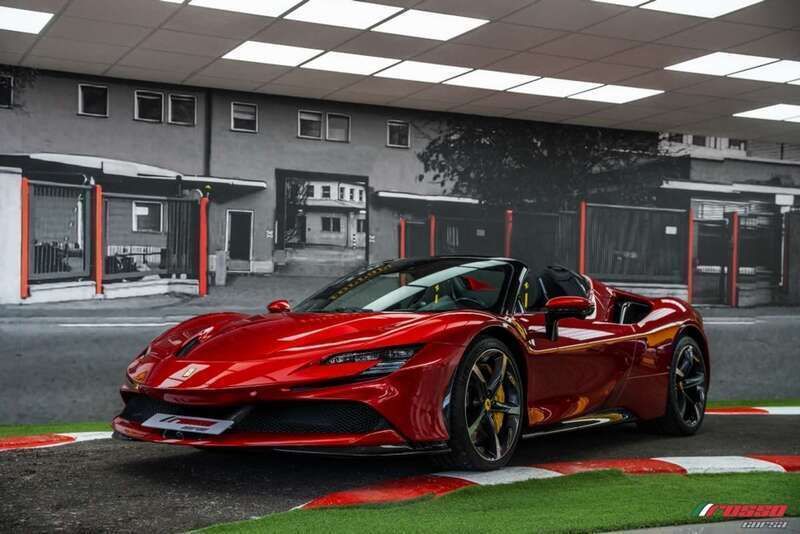 Rojo Nuevo 2024 Ferrari SF90 Descapotable | 629.999 € - Imagen 1/4