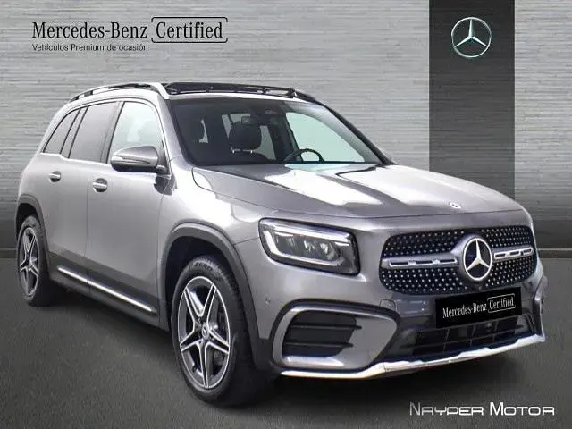 Usado Mercedes GLB200 150 CV (110 kW) 2024 Gris / plata SUV