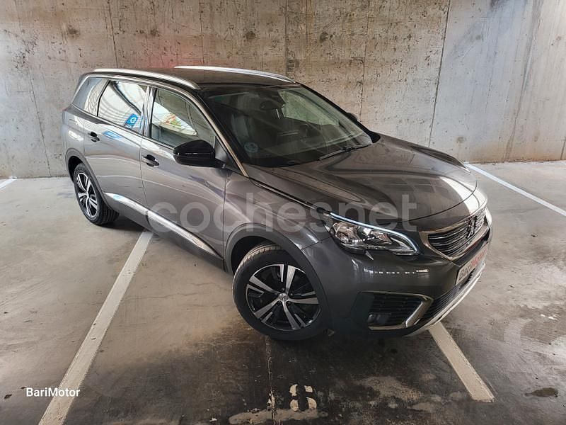 Usado Peugeot 5008 Allure 130 CV (95 kW) 2019 Gris / plata Monovolumen