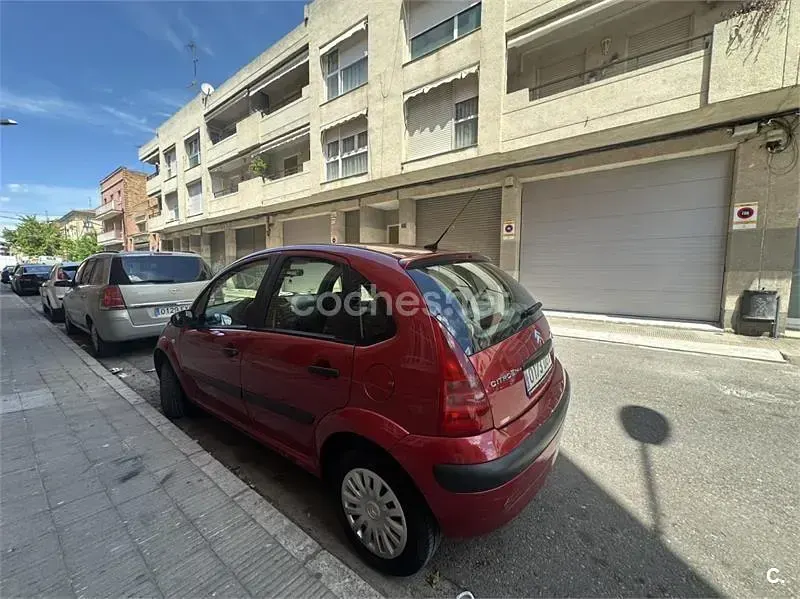 Usado Citroën C3 61 CV (44 kW) 2005 Rojo Berlina