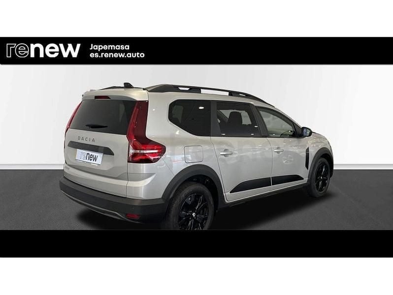 Usado Dacia Jogger Extreme 100 CV (73 kW) 2022 Gris / plata Monovolumen