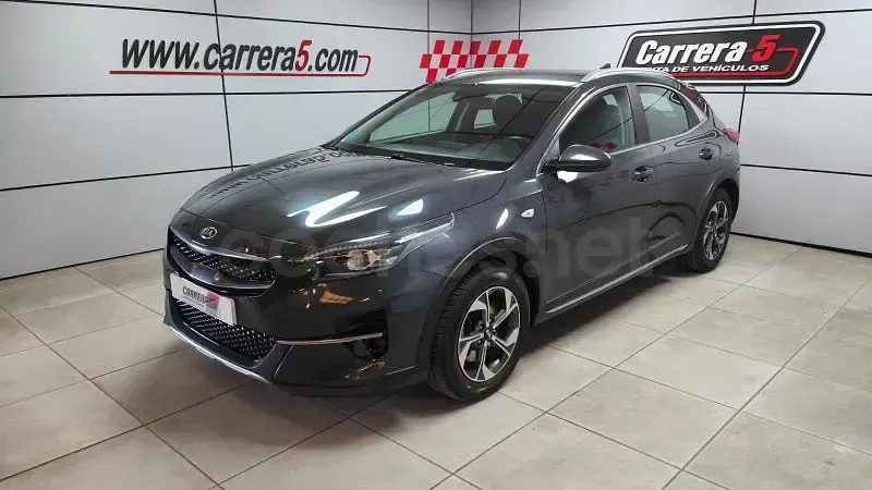 Usado Kia XCeed 115 CV (84 kW) 2019 Gris / plata SUV