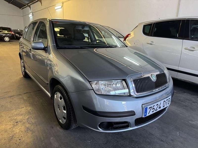 Usado Skoda Fabia 64 CV (47 kW) 2006 Azul Utilitario
