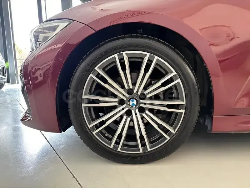 Usado BMW 318 150 CV (110 kW) 2022 Granate Berlina