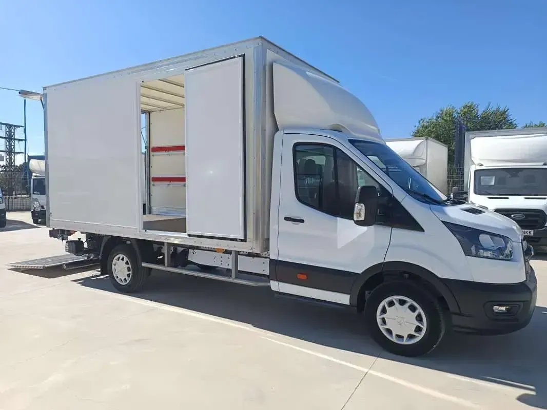 Usado Ford Transit Trend 131 CV (96 kW) 2024 Blanco Van