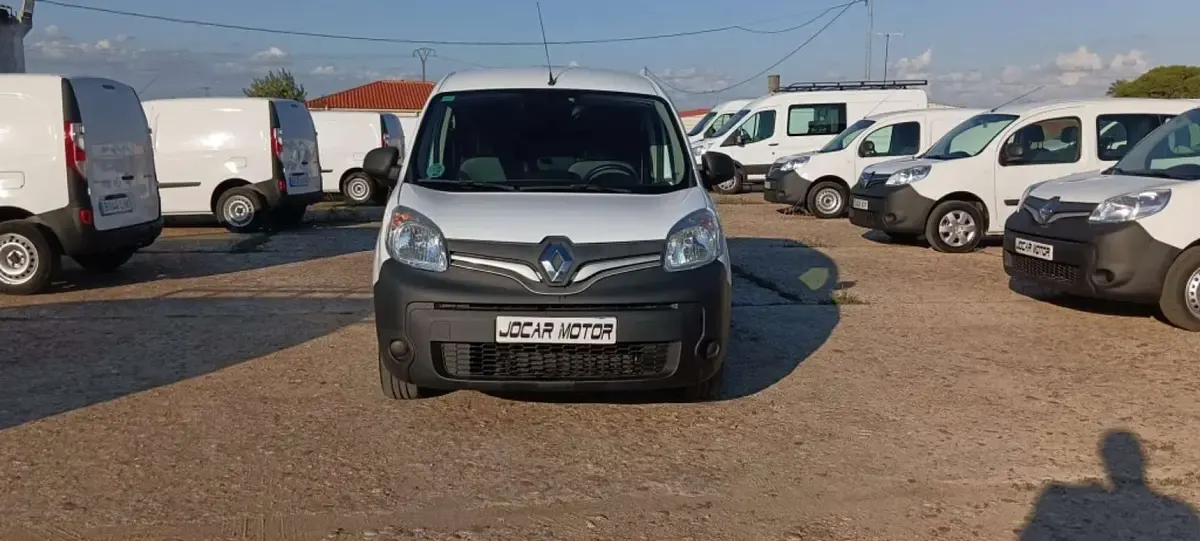Usado Renault Kangoo 75 CV (55 kW) 2018 Blanco Monovolumen
