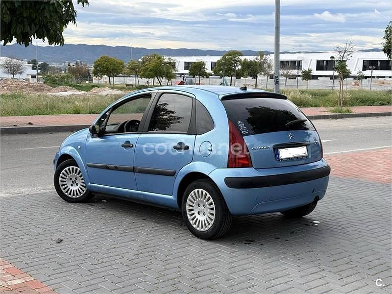 Usado Citroën C3 Exclusive 92 CV (67 kW) 2004 Azul Berlina