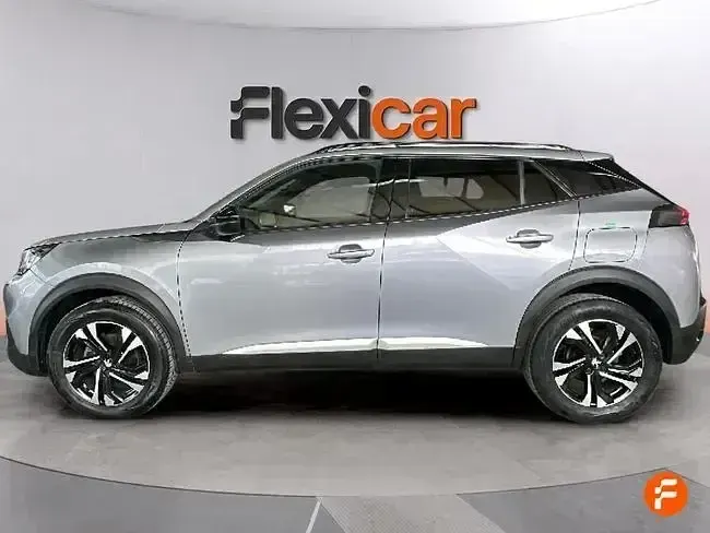 Usado Peugeot 2008 Allure 130 CV (95 kW) 2023 Gris SUV
