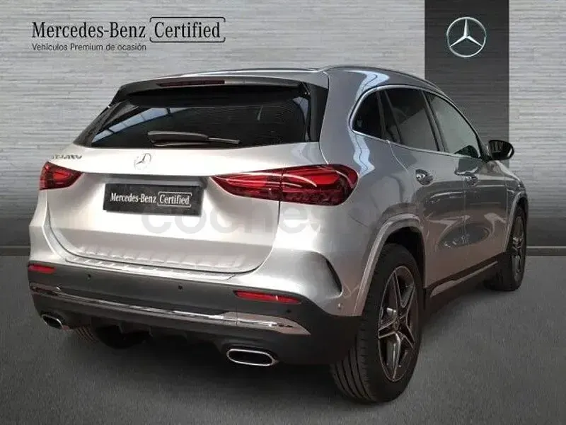 Usado Mercedes GLA200 150 CV (110 kW) 2025 Gris / plata SUV