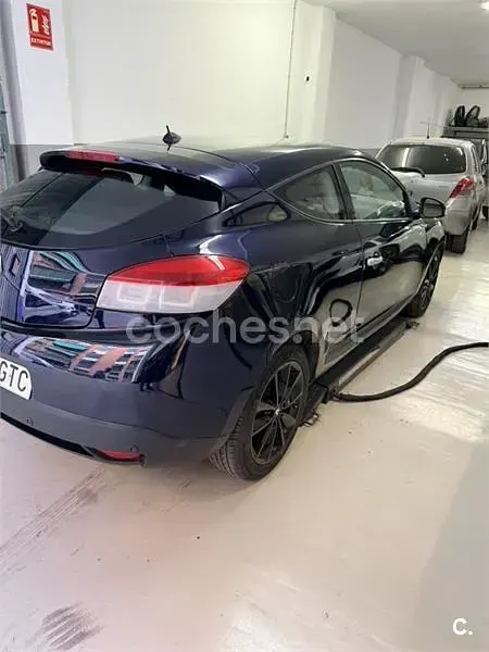 Usado Renault Mégane Dynamique 130 CV (95 kW) 2010 Azul Berlina