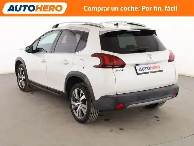 Usado Peugeot 2008 Allure 120 CV (88 kW) 2018 Blanco SUV