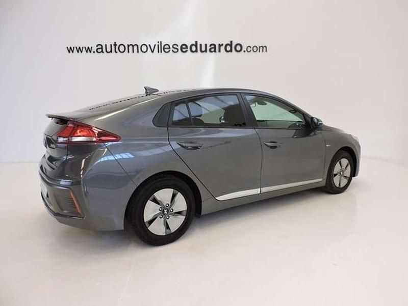 Usado Hyundai Ioniq 141 CV (103 kW) 2020 Gris Utilitario