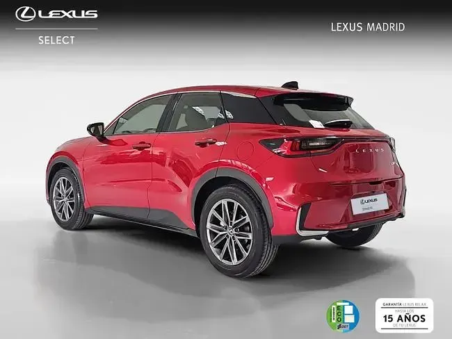 Usado Lexus LBX 136 CV (100 kW) 2025 Rojo SUV