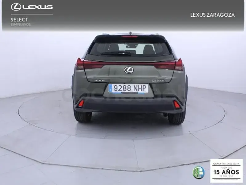 Usado Lexus UX 199 CV (146 kW) 2025 Verde SUV