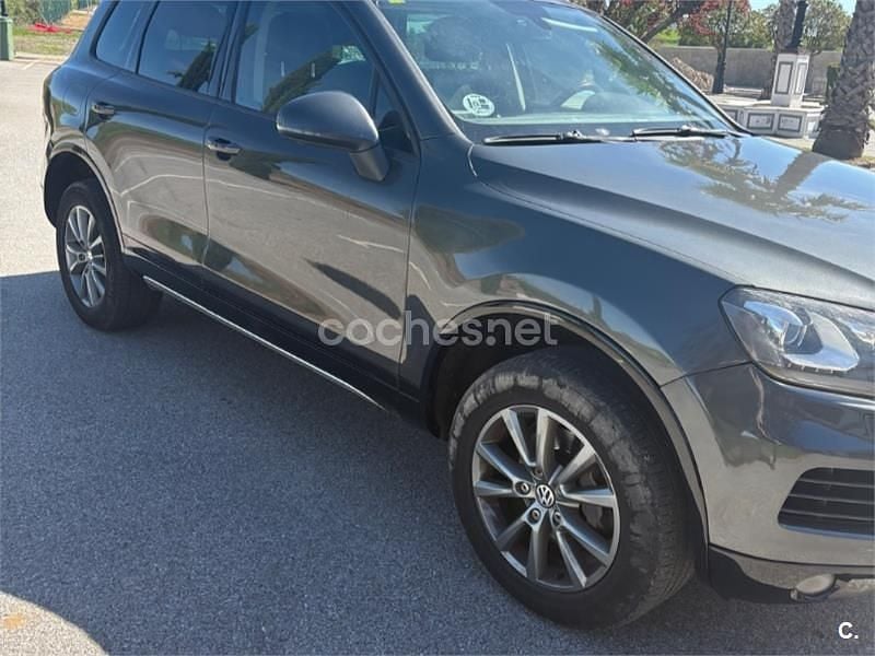 Usado VW Touareg 245 CV (180 kW) 2013 Gris / plata SUV