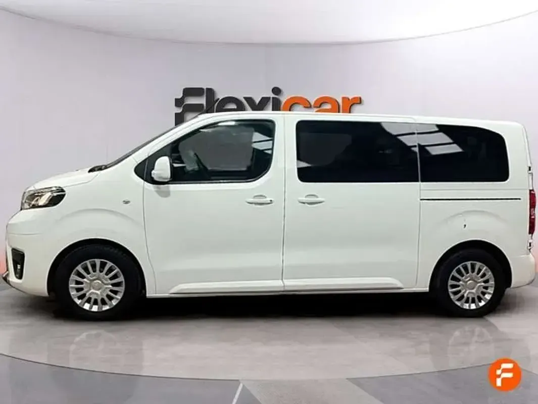 Usado Toyota Proace Advance 120 CV (88 kW) 2022 Blanco Monovolumen