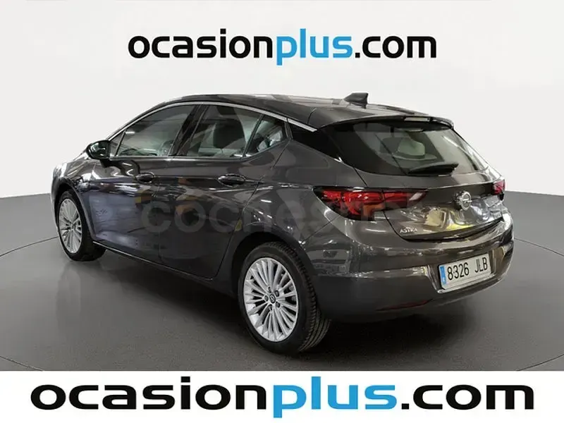 Usado Opel Astra Excellence 125 CV (91 kW) 2016 Gris / plata Berlina