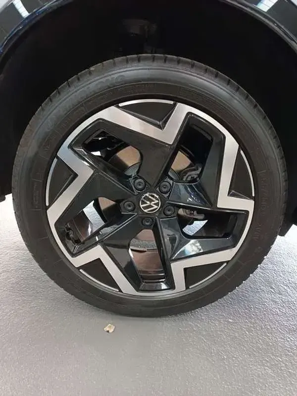 Usado VW Tiguan R-line 272 CV (200 kW) 2024 Plateado SUV
