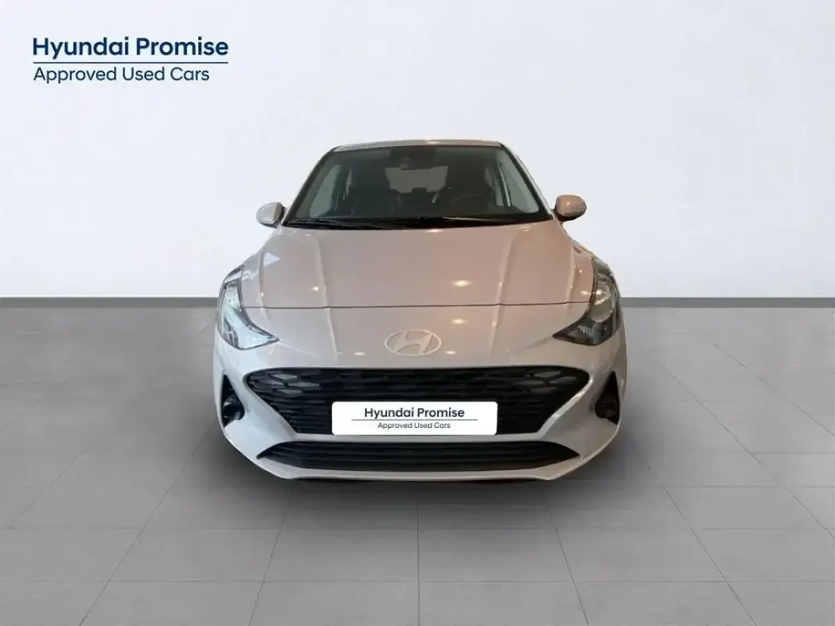 Nuevo Hyundai i10 63 CV (46 kW) 2025 Gris / plata Utilitario