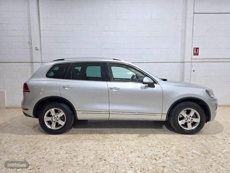 Usado VW Touareg 245 CV (180 kW) 2012 Gris / plata SUV