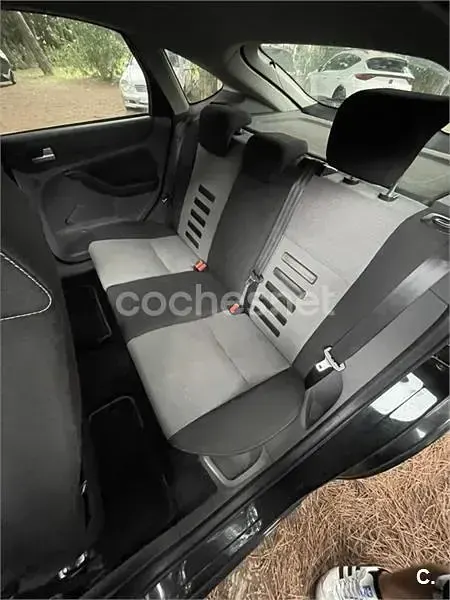 Usado Ford Focus Trend 100 CV (73 kW) 2010 Negro Berlina