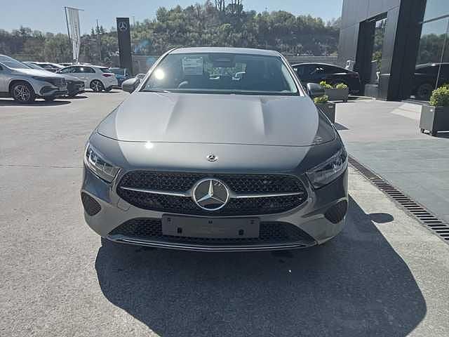 Nuevo Mercedes A180 136 CV (100 kW) 2025 Gris