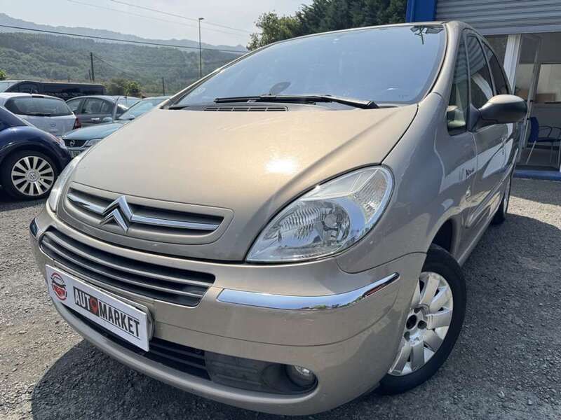 Rojo Usado 2009 Citroën Xsara Picasso Exclusive Monovolumen | 4990 € (Un poco caro) - Imagen 1/4