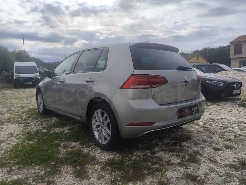 Usado VW Golf VII Advance 115 CV (84 kW) 2017 Gris / plata Berlina