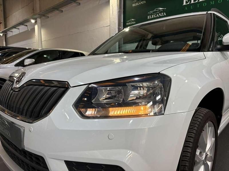 Usado Skoda Yeti Ambition 110 CV (80 kW) 2015 Blanco SUV