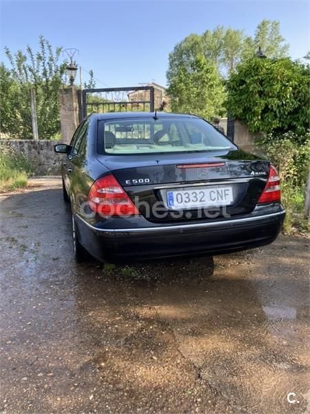 Usado Mercedes E500 Elegance 306 CV (225 kW) 2003 Negro Berlina