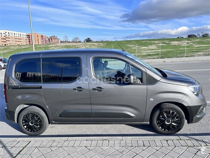 Usado Opel Combo Life Elegance 102 CV (75 kW) 2021 Gris / plata Monovolumen