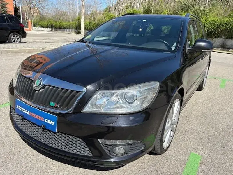 Usado Skoda Octavia RS 170 CV (125 kW) 2010 Negro Familiar
