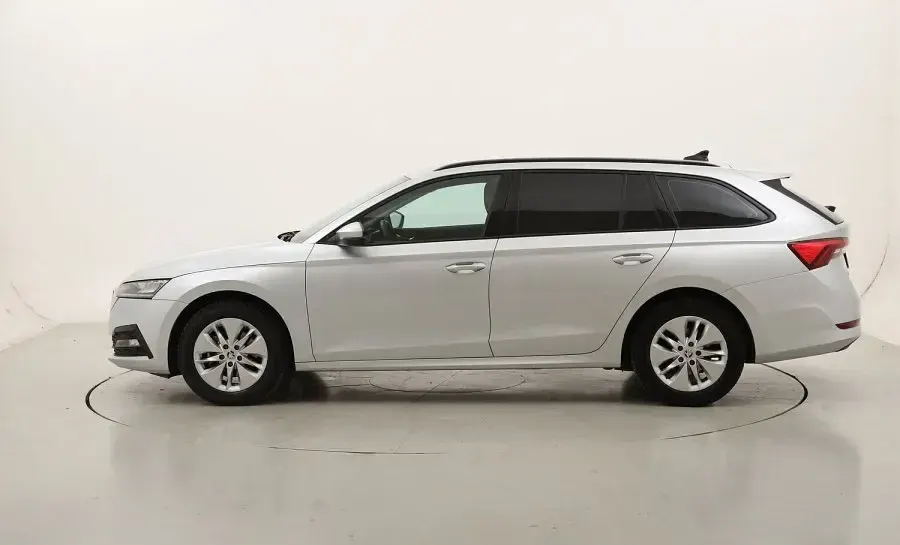 Usado Skoda Octavia Ambition 115 CV (84 kW) 2023 Familiar