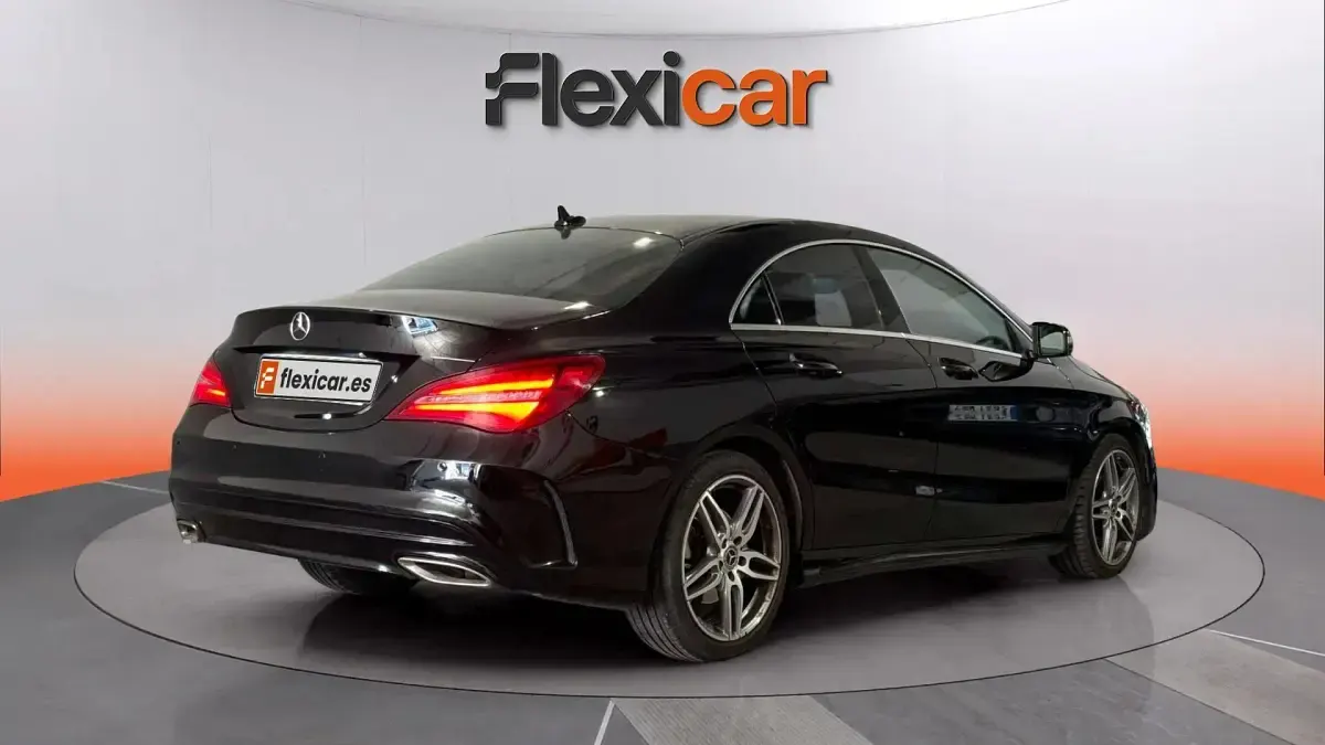 Usado Mercedes CLA200 136 CV (100 kW) 2017 Negro Coupe