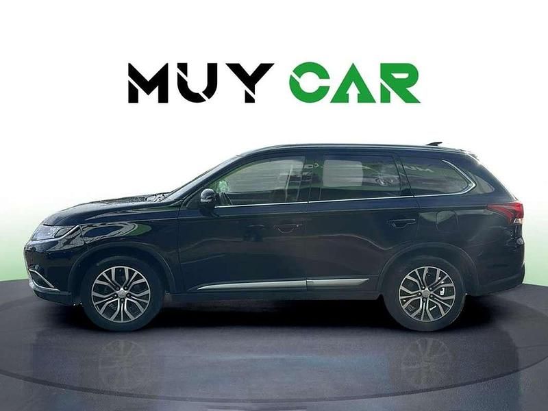Usado Mitsubishi Outlander Motion 150 CV (110 kW) 2019 Negro SUV