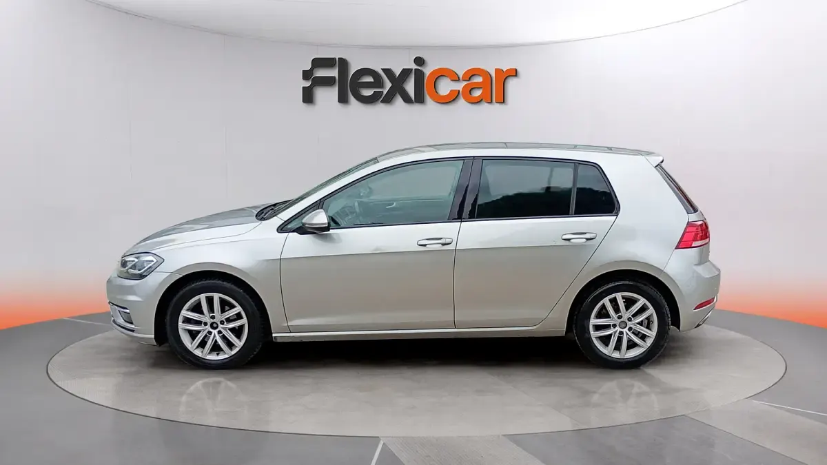 Usado VW Golf VII Advance 116 CV (85 kW) 2019 Gris Familiar