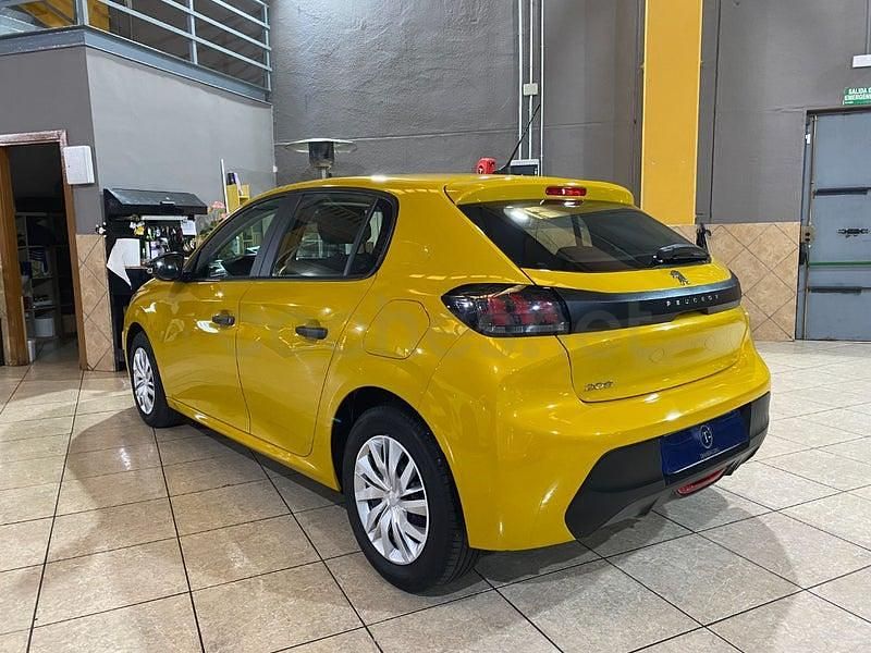 Usado Peugeot 208 75 CV (55 kW) 2021 Amarillo Utilitario
