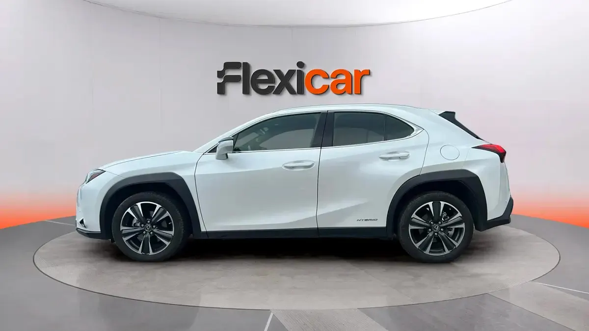 Usado Lexus UX 184 CV (135 kW) 2021 Blanco SUV