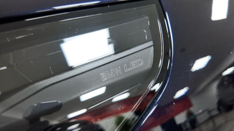 Usado BMW 550e M Sport 490 CV (360 kW) 2024 Azul Berlina