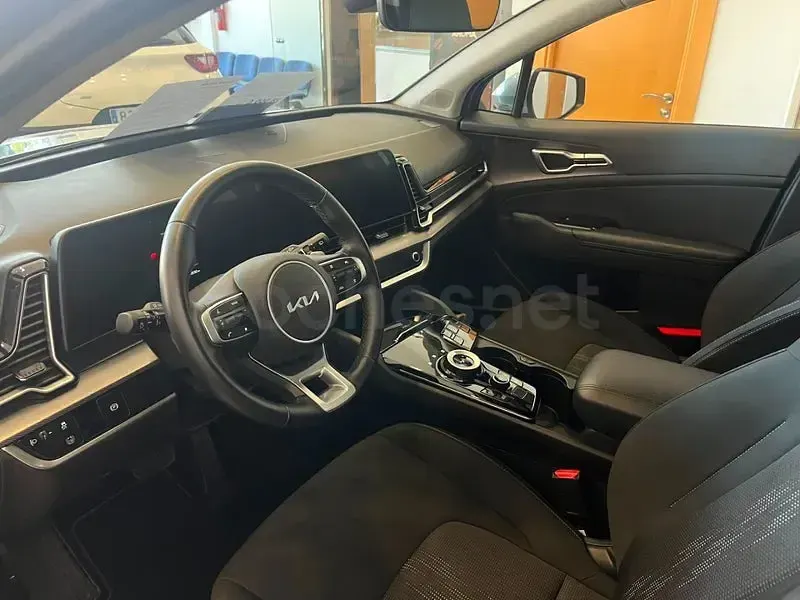 Usado Kia Sportage 215 CV (158 kW) 2025 Gris / plata SUV