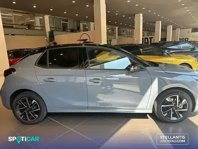 Nuevo Opel Corsa 100 CV (73 kW) 2026 Gris Utilitario