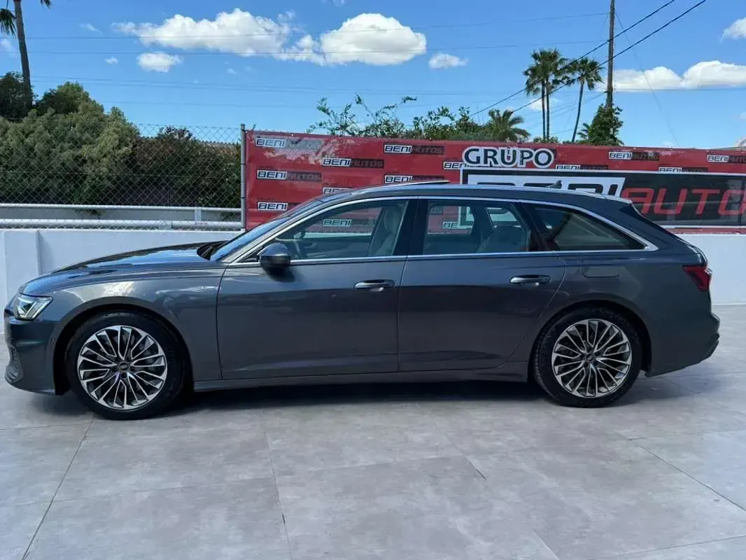 Usado Audi A6 299 CV (219 kW) 2022 Plateado Familiar