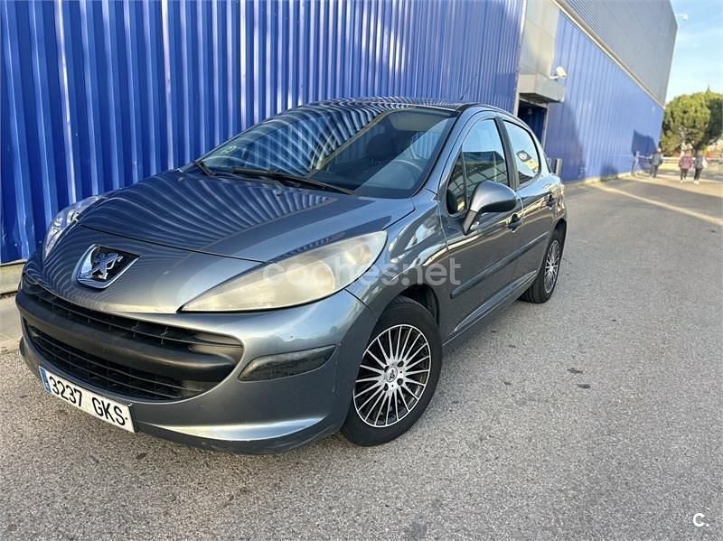 Usado Peugeot 207 70 CV (51 kW) 2009 Gris / plata Berlina