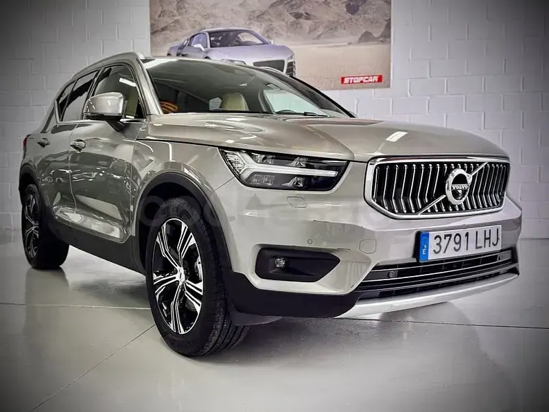 Usado Volvo XC40 Inscription 262 HP (192 kW) 2020 Bege SUV