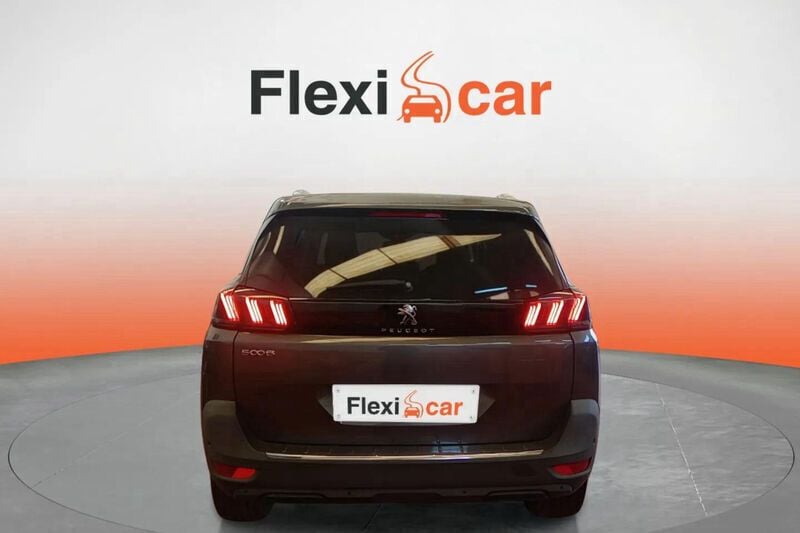 Usado Peugeot 5008 Active 131 CV (96 kW) 2021 Gris Monovolumen