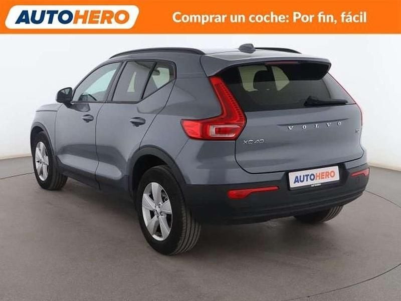 Usado Volvo XC40 Momentum 129 CV (94 kW) 2021 Gris SUV