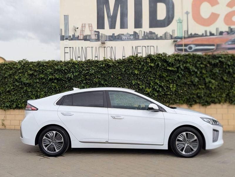 Usado Hyundai Ioniq 141 CV (103 kW) 2022 Blanco Utilitario