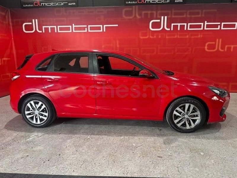 Brugt Hyundai i30 GO! 95 HK (69 kW) 2019 Rød Sedan