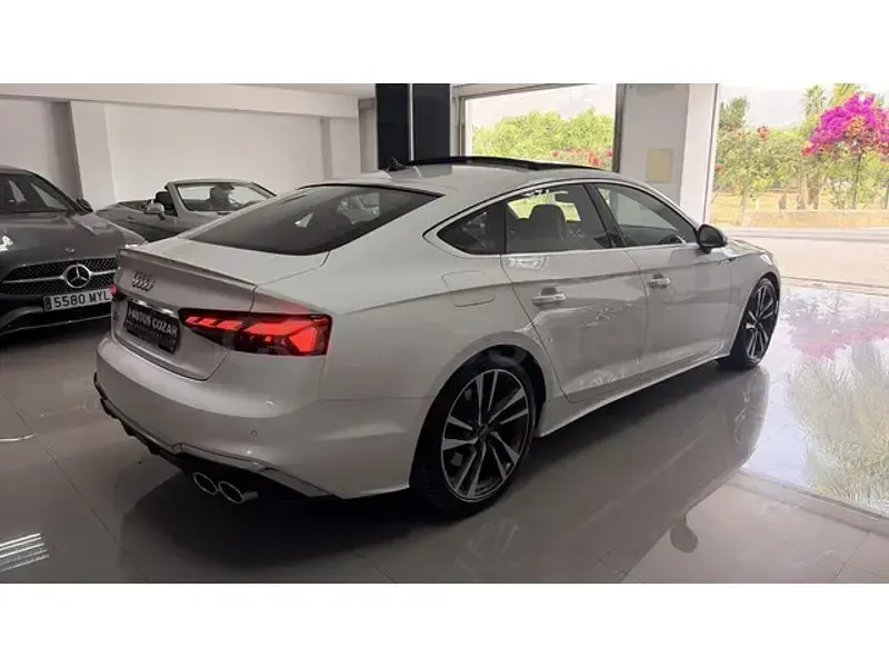 Usado Audi A5 341 CV (250 kW) 2022 Blanco Coupe