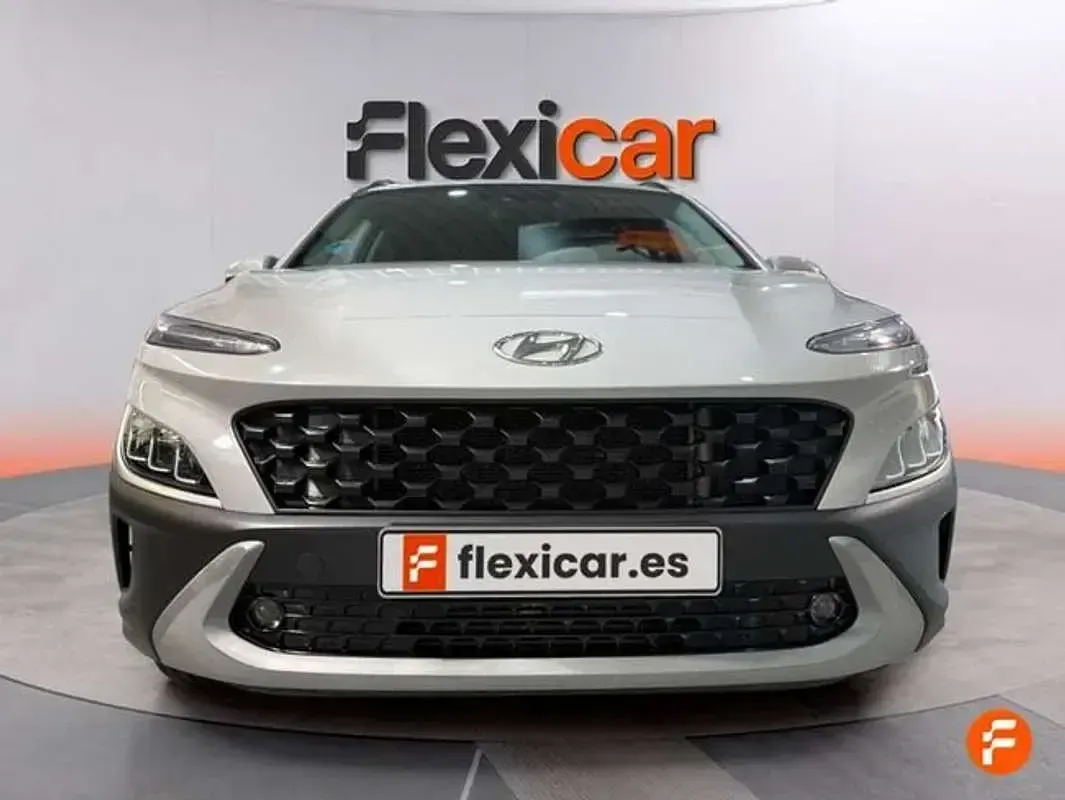 Usado Hyundai Kona 120 CV (88 kW) 2022 Gris SUV